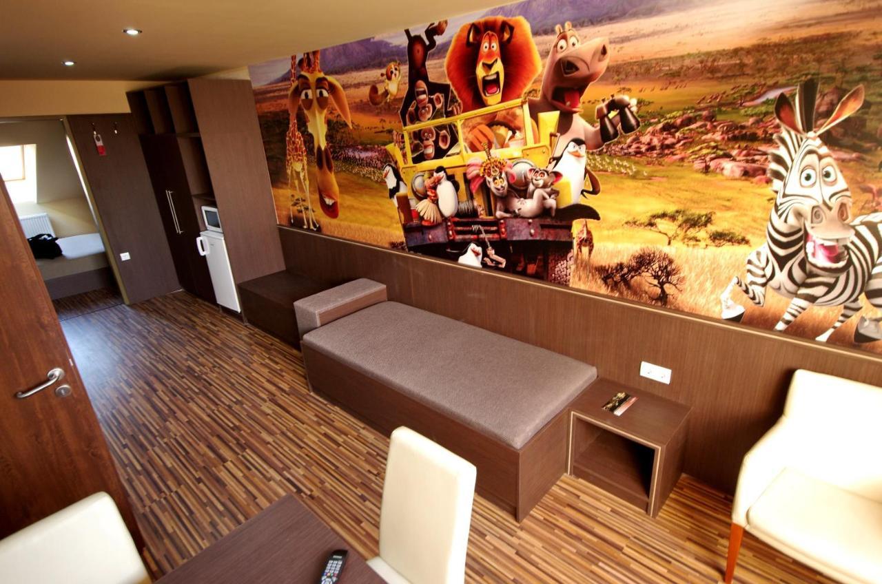 Corvin Apartman Gyula Dış mekan fotoğraf