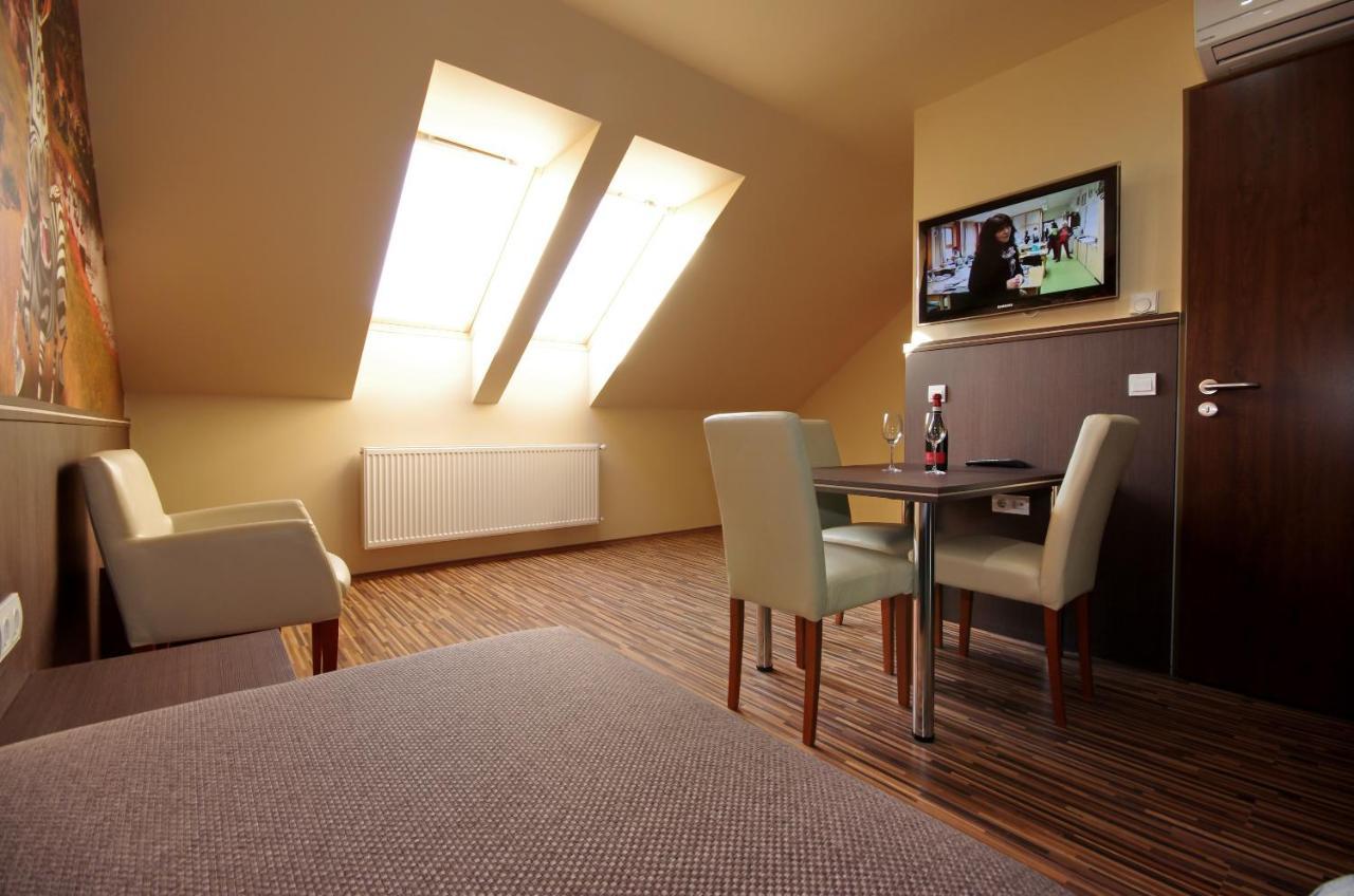 Corvin Apartman Gyula Dış mekan fotoğraf