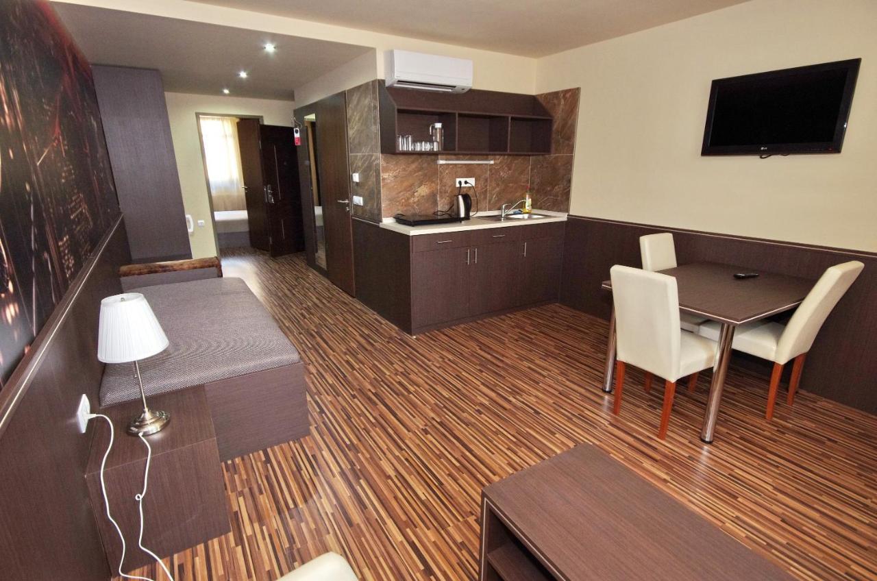 Corvin Apartman Gyula Dış mekan fotoğraf