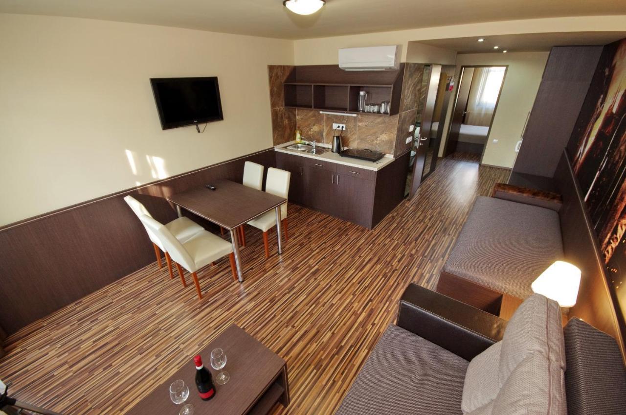 Corvin Apartman Gyula Dış mekan fotoğraf