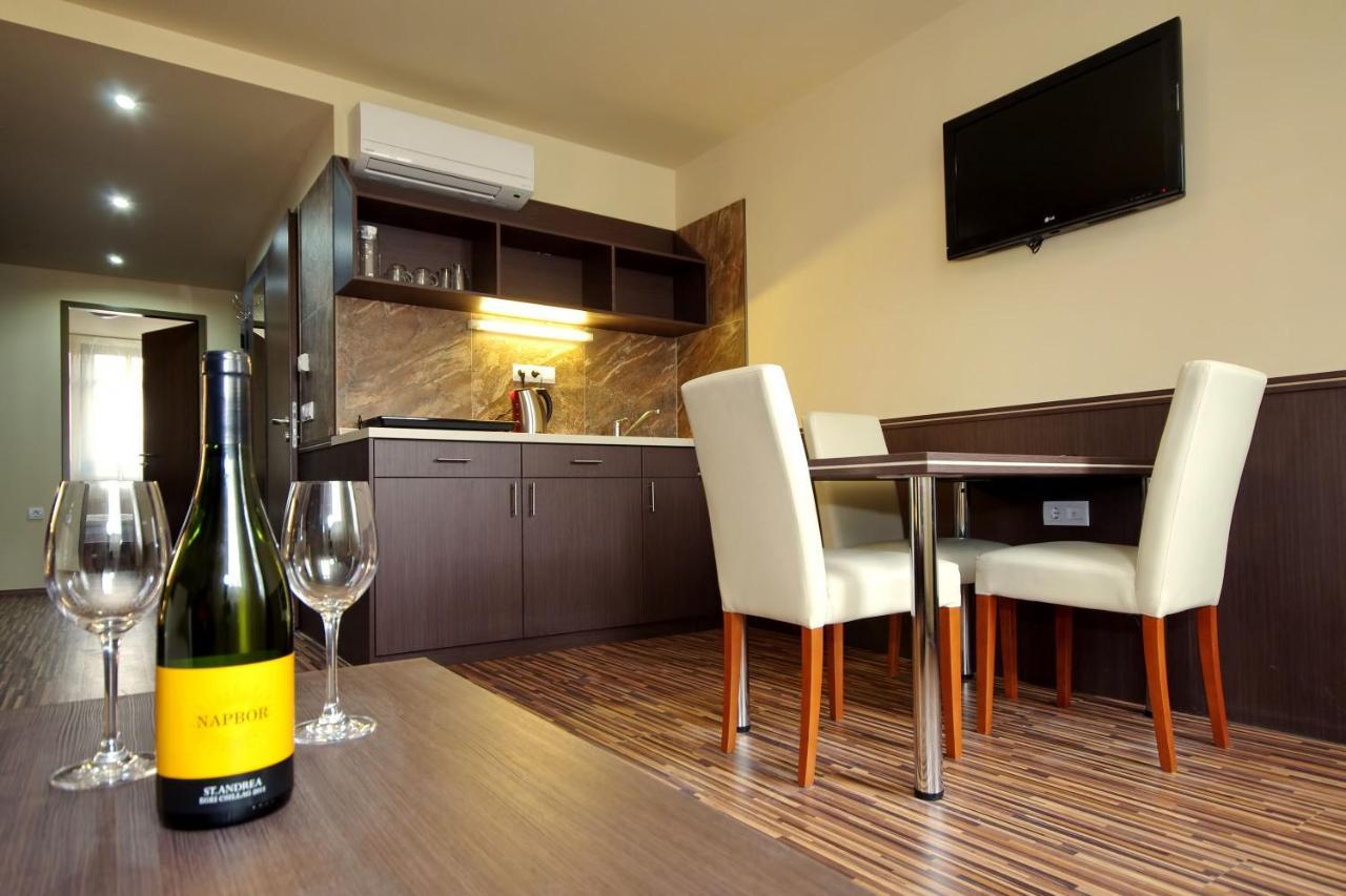 Corvin Apartman Gyula Dış mekan fotoğraf